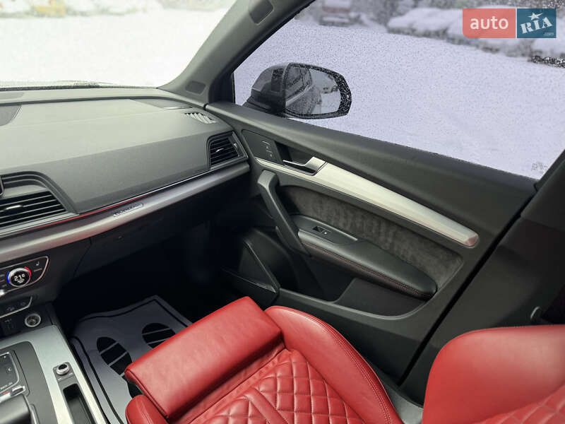 Внедорожник / Кроссовер Audi SQ5 2018 в Луцке