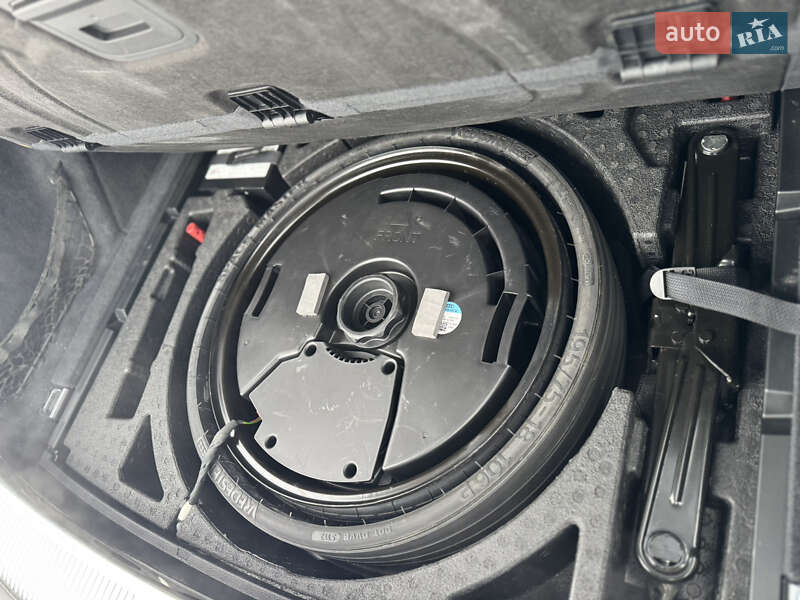 Внедорожник / Кроссовер Audi SQ5 2018 в Луцке