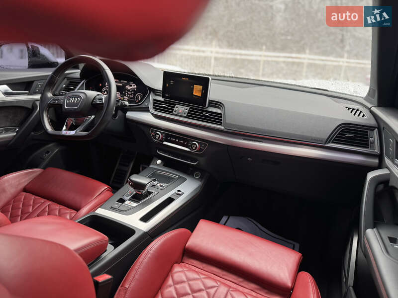 Внедорожник / Кроссовер Audi SQ5 2018 в Луцке