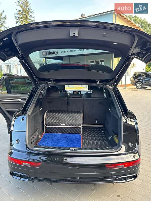 Внедорожник / Кроссовер Audi SQ5 2018 в Городенке