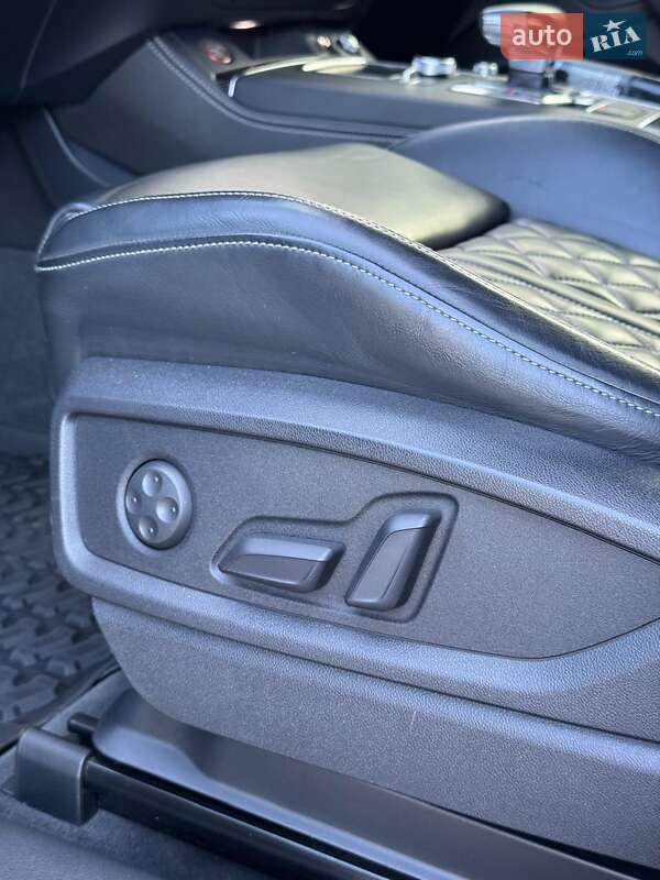 Внедорожник / Кроссовер Audi SQ5 2018 в Городенке