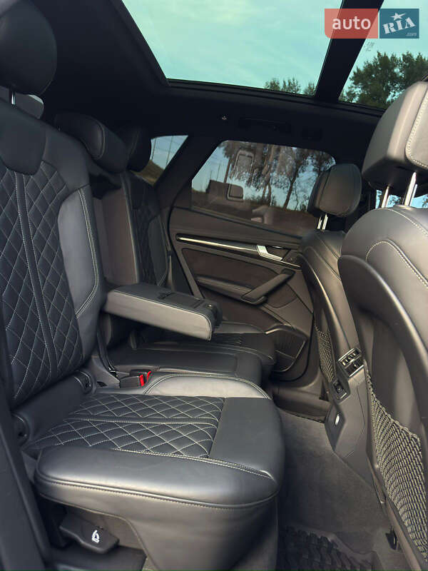 Внедорожник / Кроссовер Audi SQ5 2017 в Кривом Роге