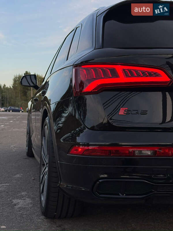 Внедорожник / Кроссовер Audi SQ5 2017 в Кривом Роге