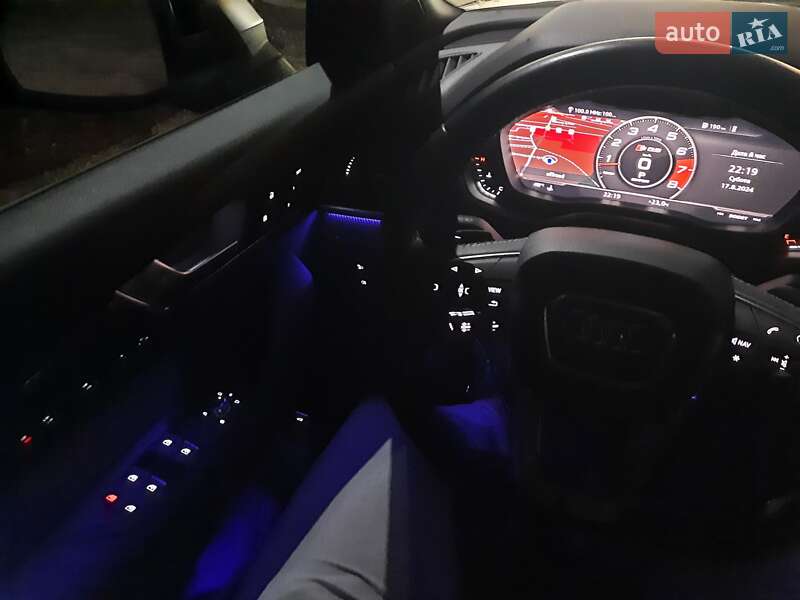 Внедорожник / Кроссовер Audi SQ5 2018 в Городенке
