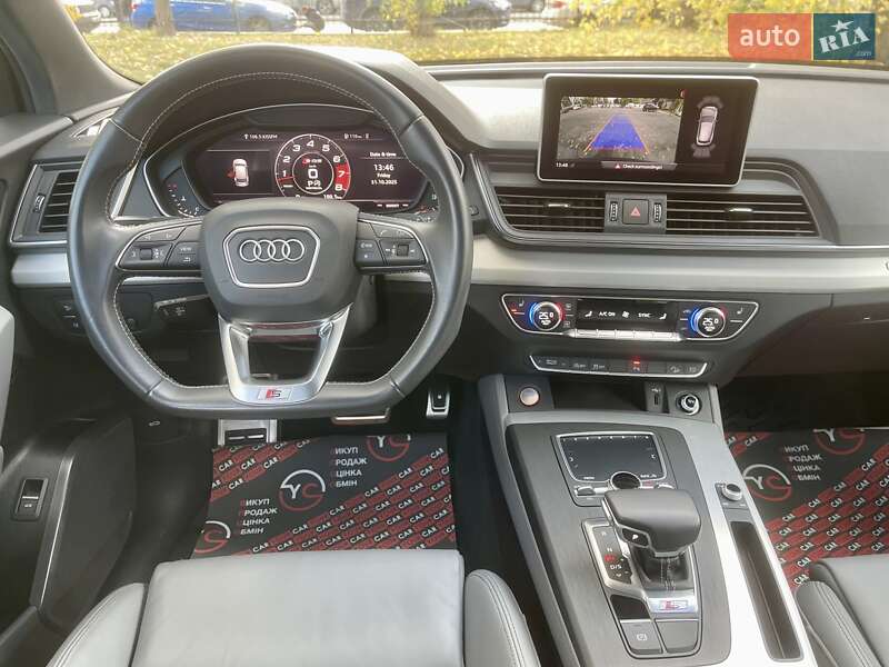 Внедорожник / Кроссовер Audi SQ5 2019 в Киеве