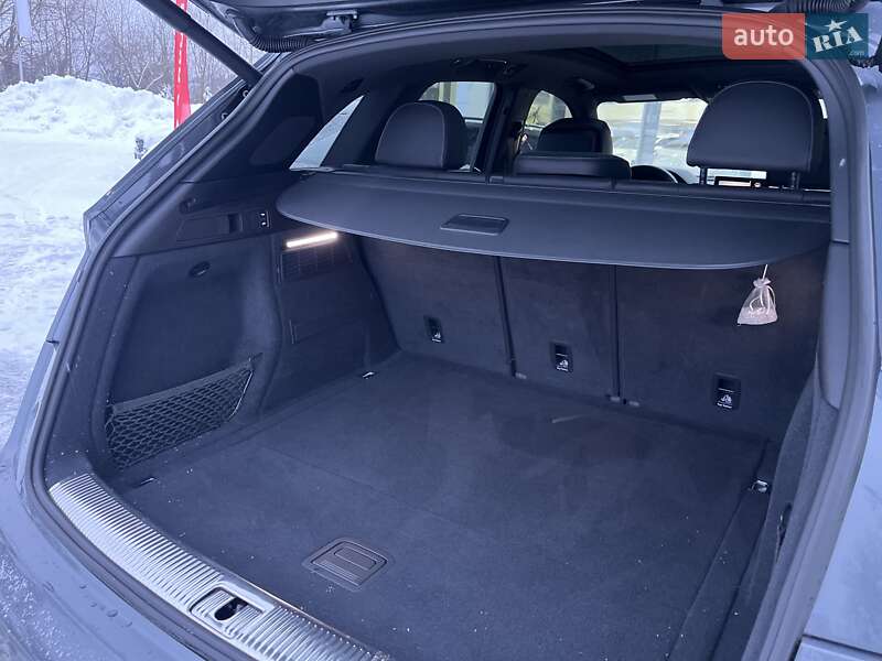 Внедорожник / Кроссовер Audi SQ5 2018 в Житомире