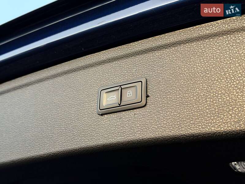 Внедорожник / Кроссовер Audi SQ5 2018 в Кривом Роге