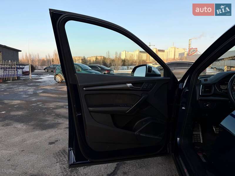 Внедорожник / Кроссовер Audi SQ5 2018 в Кривом Роге