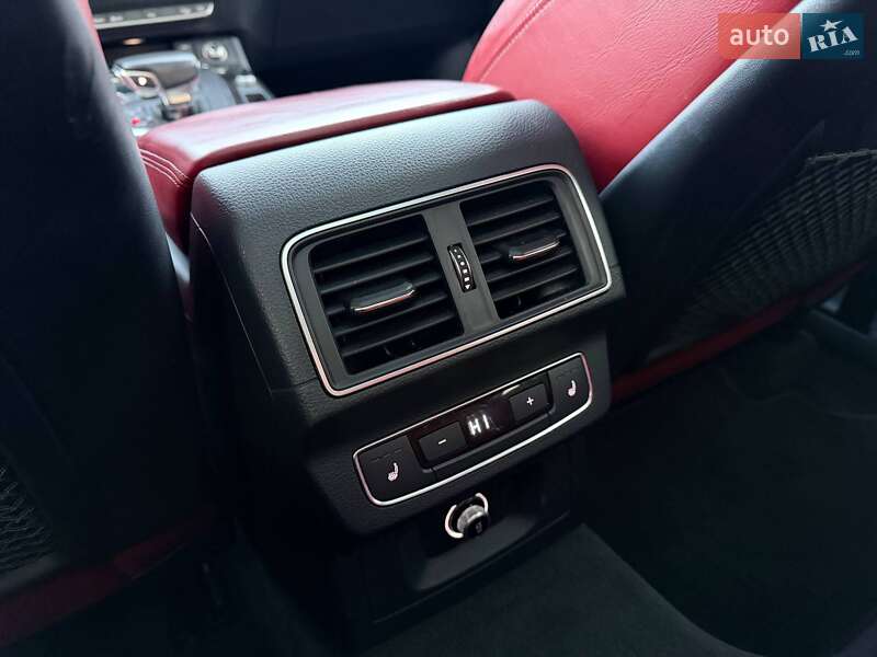 Внедорожник / Кроссовер Audi SQ5 2018 в Кривом Роге