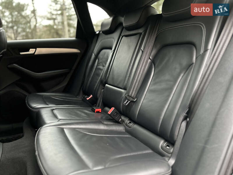 Позашляховик / Кросовер Audi SQ5 2015 в Миколаєві