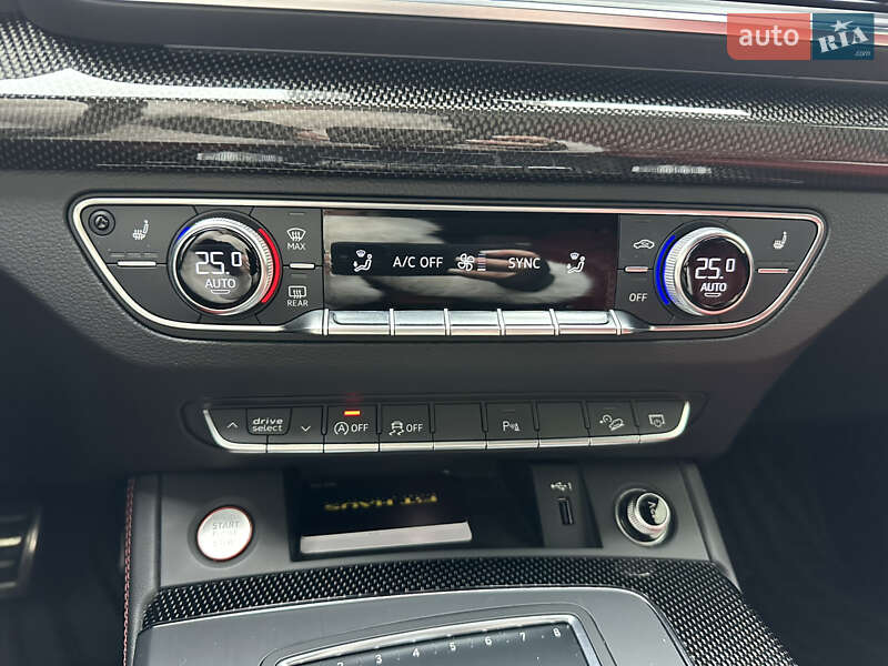 Позашляховик / Кросовер Audi SQ5 2018 в Дніпрі