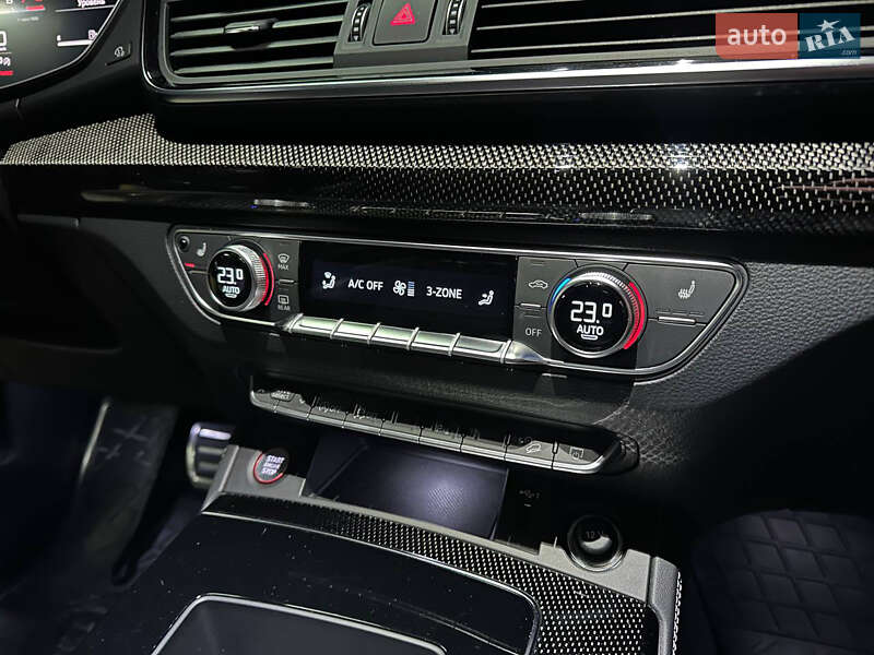 Позашляховик / Кросовер Audi SQ5 2022 в Дніпрі