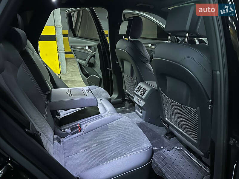 Позашляховик / Кросовер Audi SQ5 2022 в Дніпрі