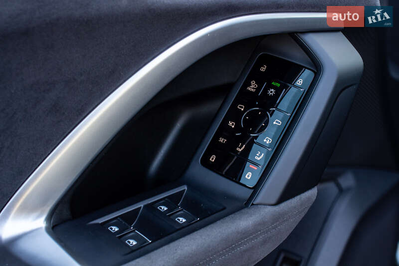 Внедорожник / Кроссовер Audi SQ5 2025 в Львове