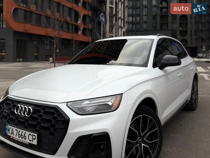 Позашляховик / Кросовер Audi SQ5 2020 в Києві
