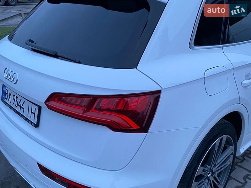 Внедорожник / Кроссовер Audi SQ5 2017 в Хмельницком