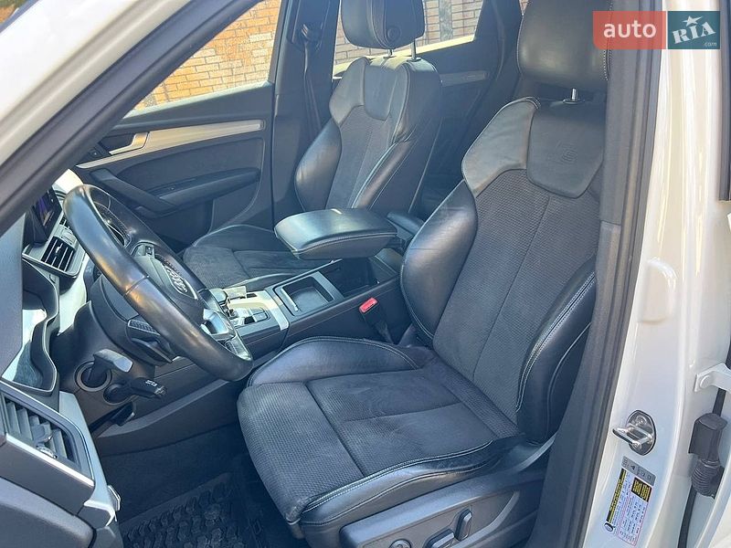 Внедорожник / Кроссовер Audi SQ5 2019 в Киеве