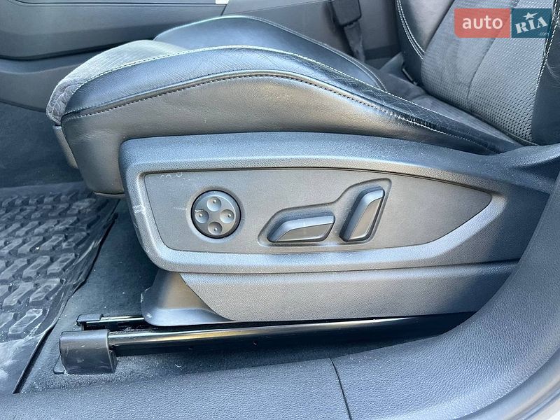 Внедорожник / Кроссовер Audi SQ5 2019 в Киеве