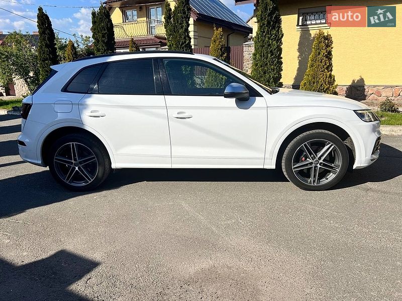 Внедорожник / Кроссовер Audi SQ5 2019 в Киеве