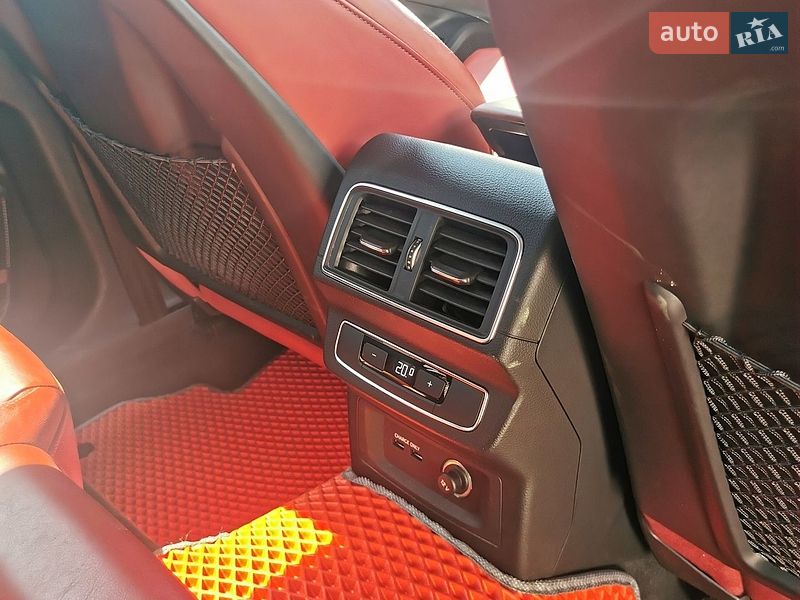 Внедорожник / Кроссовер Audi SQ5 2019 в Киеве