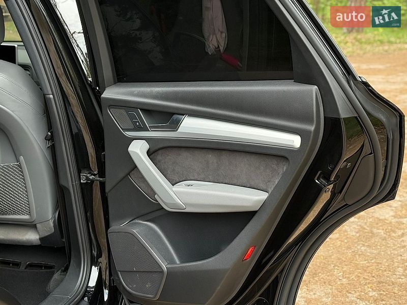 Внедорожник / Кроссовер Audi SQ5 2017 в Киеве