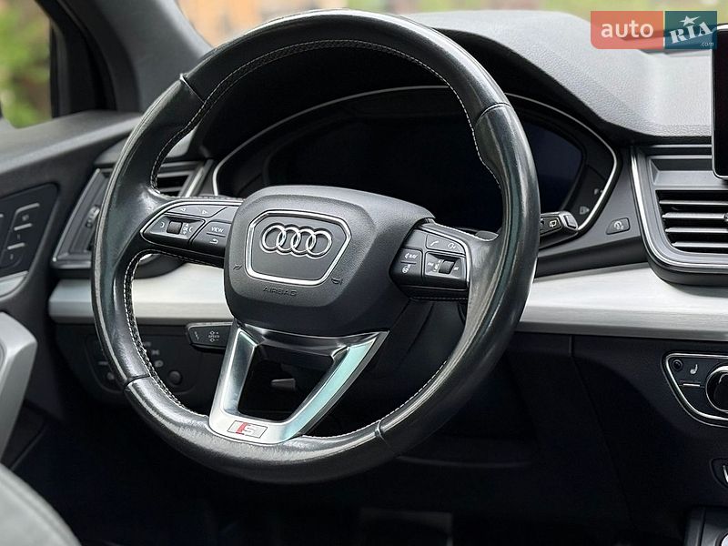 Внедорожник / Кроссовер Audi SQ5 2017 в Киеве