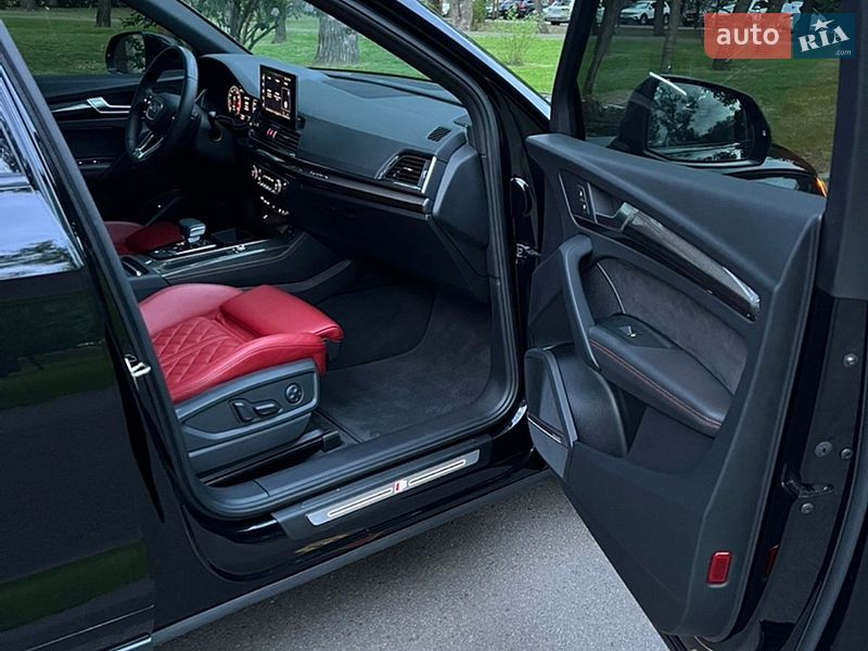 Позашляховик / Кросовер Audi SQ5 2020 в Києві