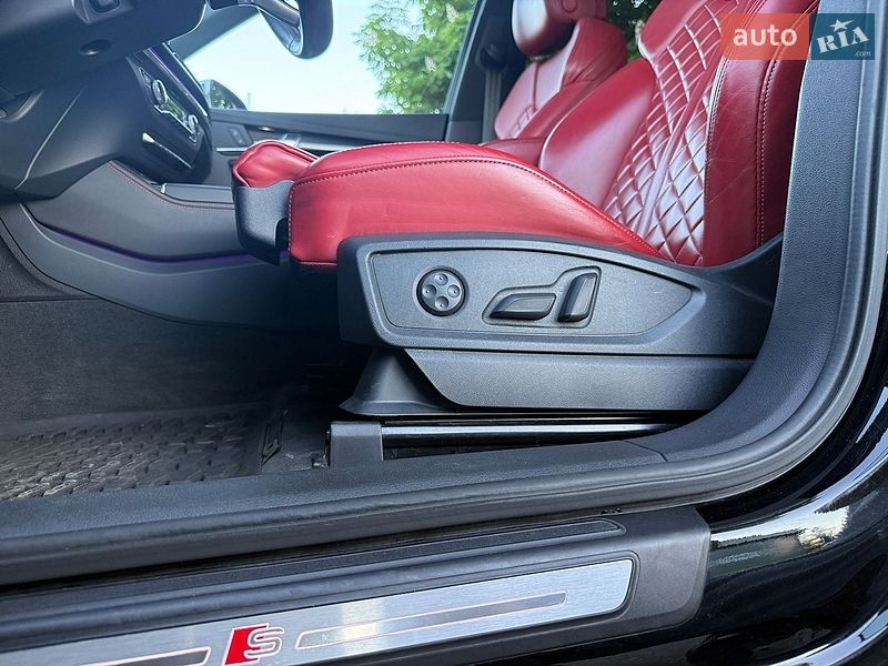 Внедорожник / Кроссовер Audi SQ5 2018 в Киеве
