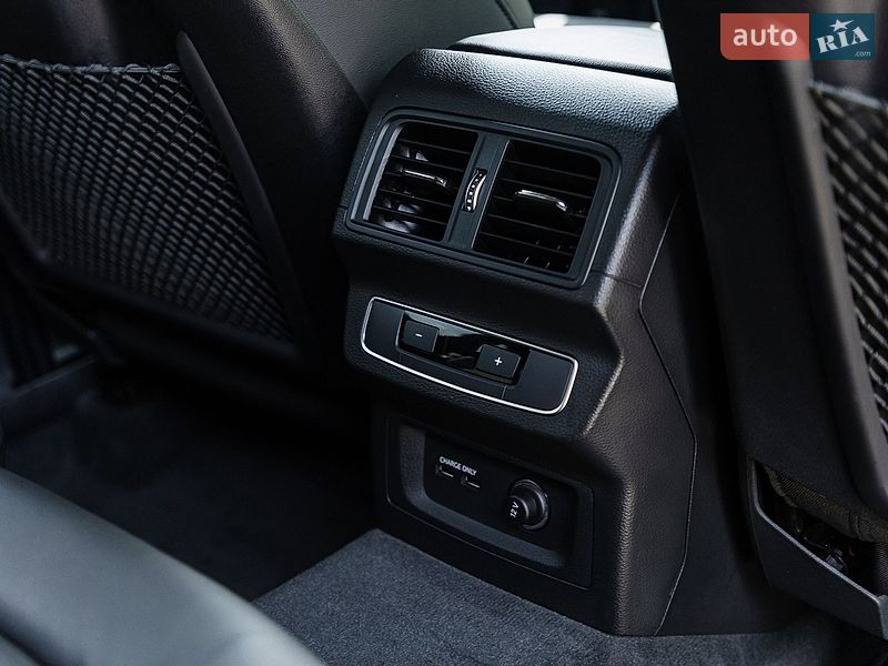 Позашляховик / Кросовер Audi SQ5 2021 в Дніпрі