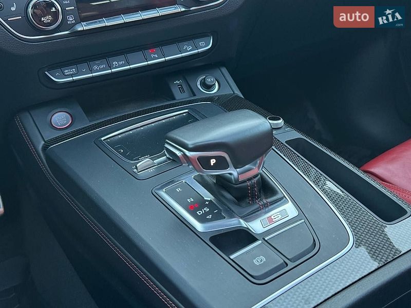 Внедорожник / Кроссовер Audi SQ5 2018 в Киеве