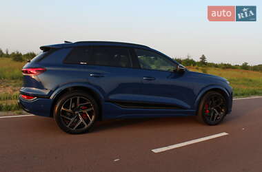 Внедорожник / Кроссовер Audi SQ6 e-tron 2024 в 