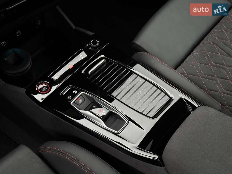 Позашляховик / Кросовер Audi SQ6 Sportback e-tron 2024 в Чернівцях