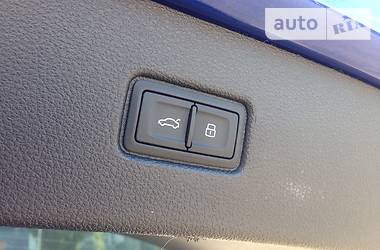 Внедорожник / Кроссовер Audi SQ7 2016 в 