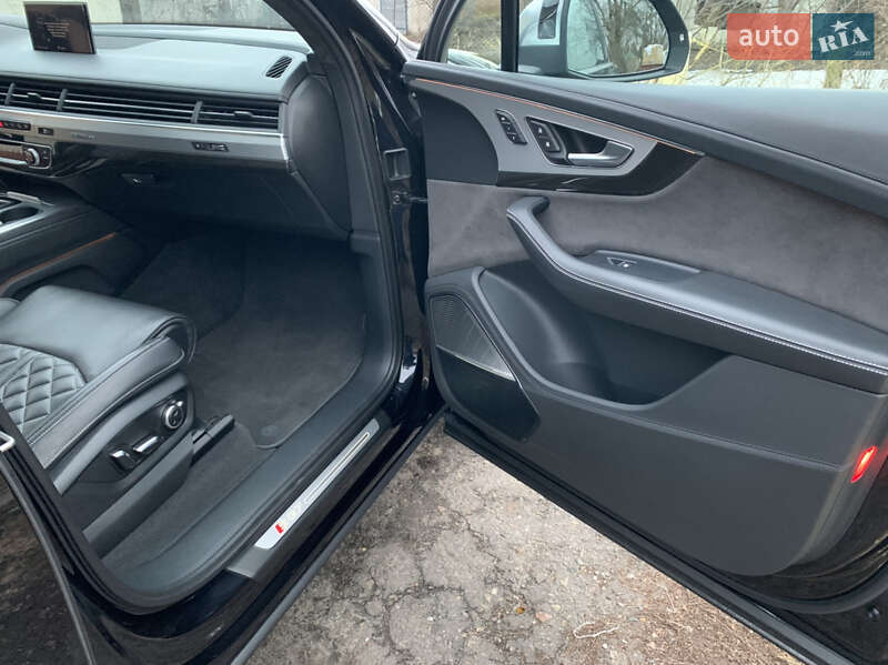 Внедорожник / Кроссовер Audi SQ7 2016 в Яготине фото 27 Внедорожник / Кроссовер Audi SQ7 2016 в Яготине