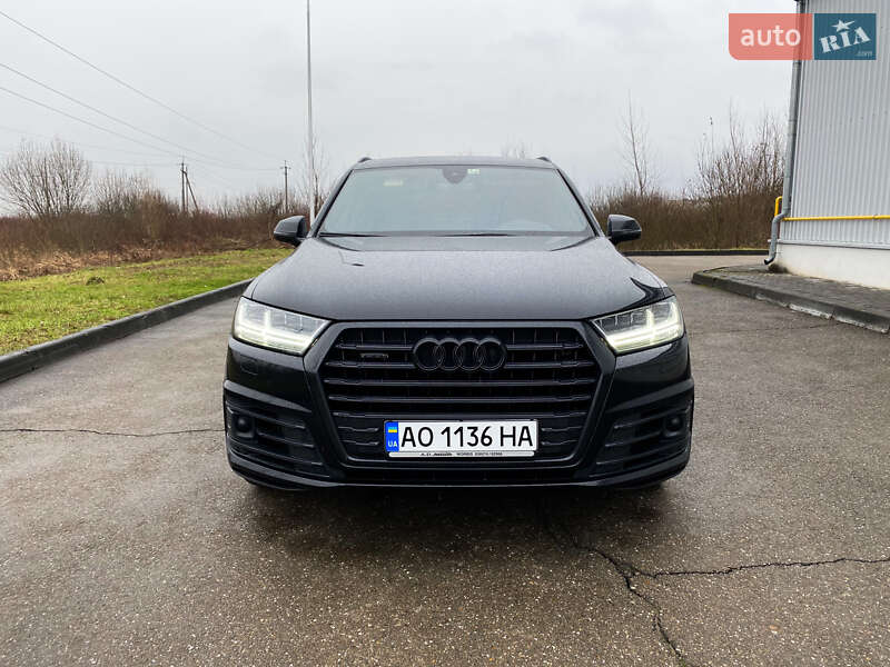 Позашляховик / Кросовер Audi SQ7 2017 в Виноградові
