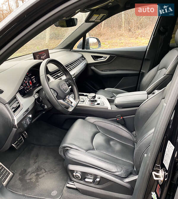 Позашляховик / Кросовер Audi SQ7 2017 в Виноградові