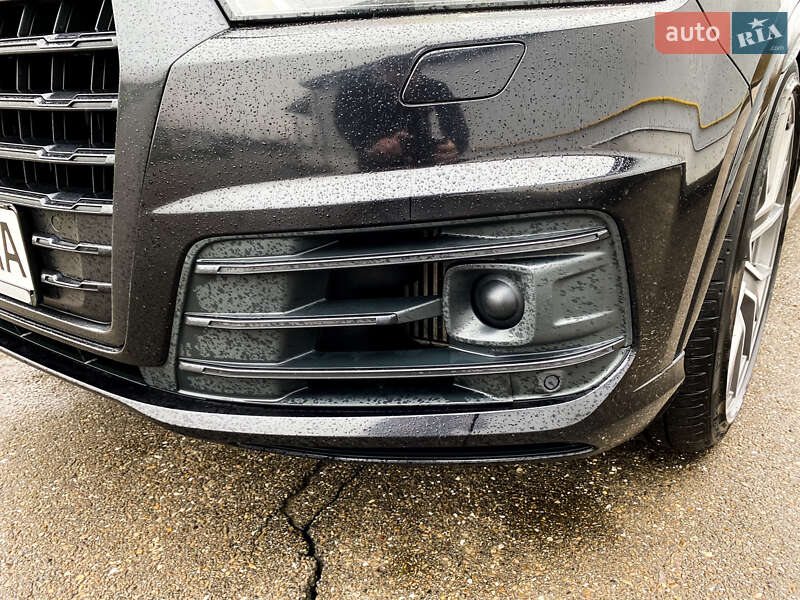 Позашляховик / Кросовер Audi SQ7 2017 в Виноградові