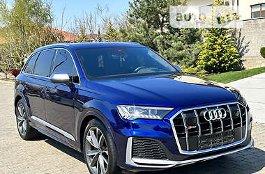 Внедорожник / Кроссовер Audi SQ7 2021 в 