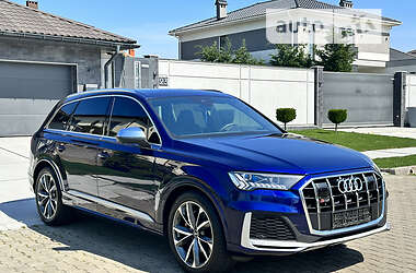 Внедорожник / Кроссовер Audi SQ7 2021 в 
