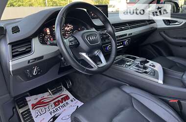 Внедорожник / Кроссовер Audi SQ7 2016 в 