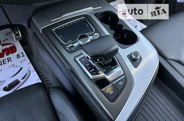 Внедорожник / Кроссовер Audi SQ7 2016 в 
