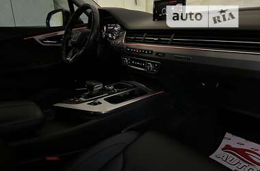 Внедорожник / Кроссовер Audi SQ7 2016 в 