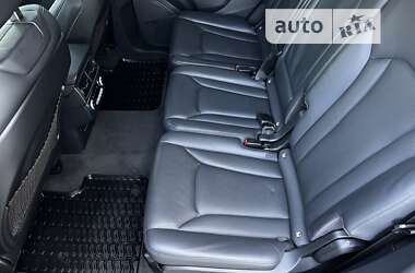 Внедорожник / Кроссовер Audi SQ7 2016 в 