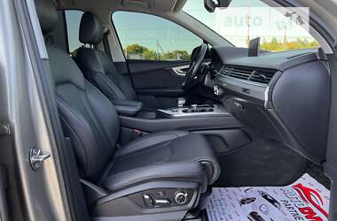 Внедорожник / Кроссовер Audi SQ7 2016 в 