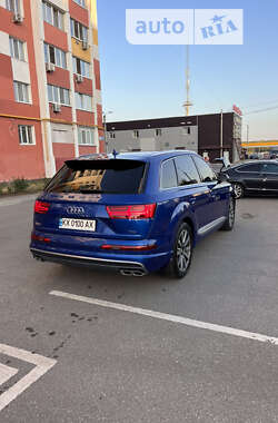 Внедорожник / Кроссовер Audi SQ7 2017 в 