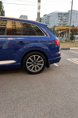 Внедорожник / Кроссовер Audi SQ7 2017 в 