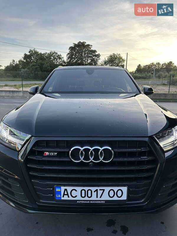 Внедорожник / Кроссовер Audi SQ7 2018 в Луцке