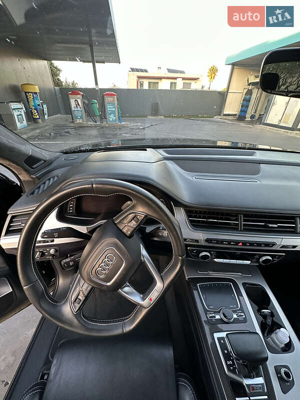 Внедорожник / Кроссовер Audi SQ7 2018 в Луцке