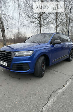 Внедорожник / Кроссовер Audi SQ7 2017 в Киеве