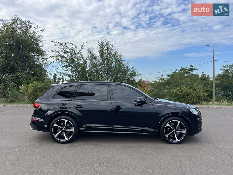 Внедорожник / Кроссовер Audi SQ7 2021 в Кривом Роге фото 8 Внедорожник / Кроссовер Audi SQ7 2021 в Кривом Роге
